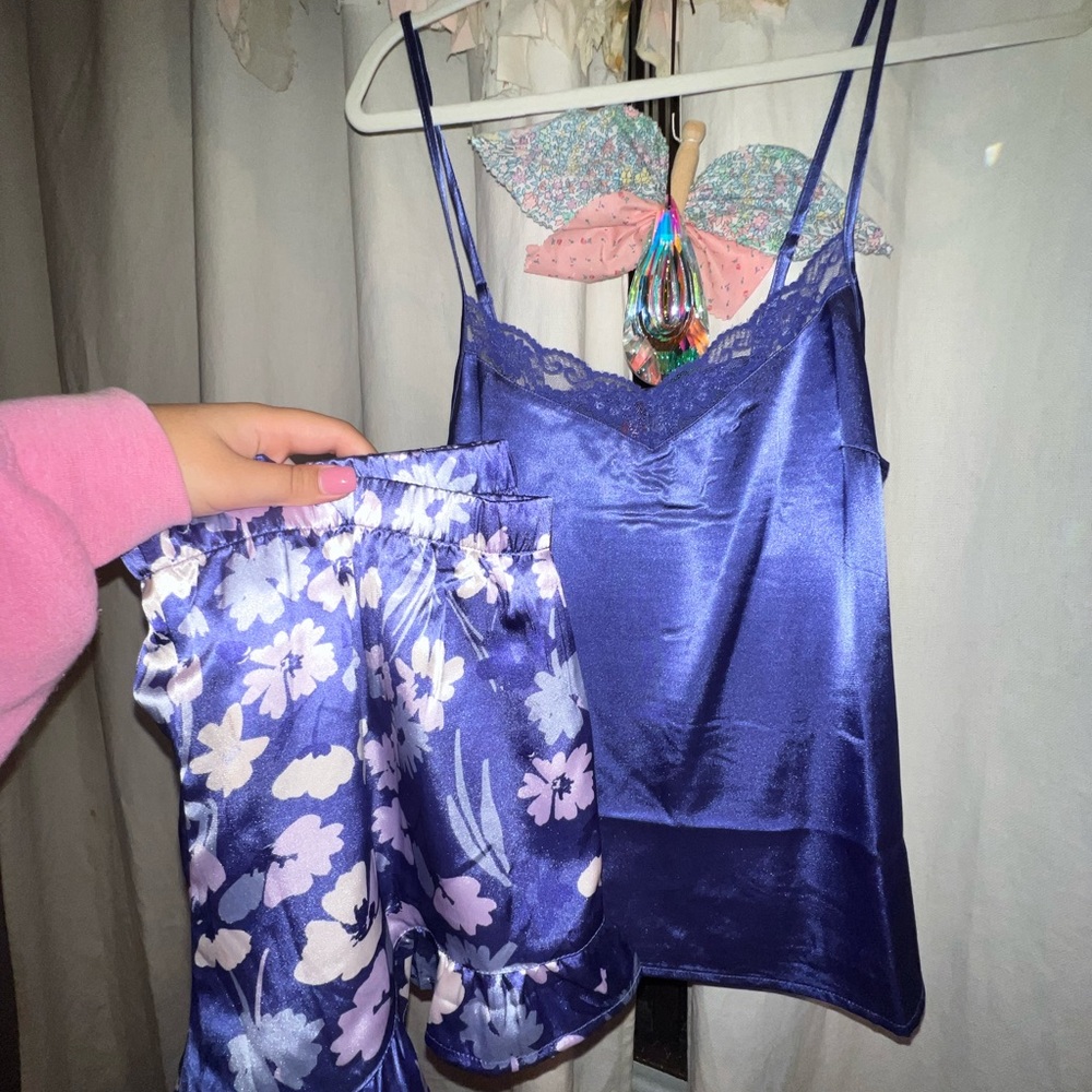 BRAND NEW Adore Me satin pajama set SIZE M